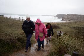 Waterfront ahead of storm Ciaran - Saint-Pierre-Quiberon