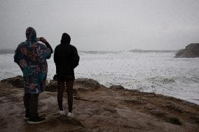 Waterfront ahead of storm Ciaran - Saint-Pierre-Quiberon