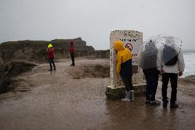 Waterfront ahead of storm Ciaran - Saint-Pierre-Quiberon