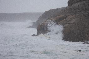 Waterfront ahead of storm Ciaran - Saint-Pierre-Quiberon