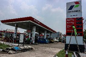 Reduction In Non-Subsidized Fuel Prices In Indonesia.