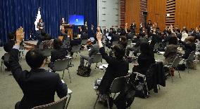 Japan PM Kishida over stimulus package