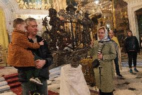 Blessing of Great Coat of Arms of Ukraine sculpture in Kyiv