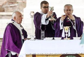 Pope Francis Leads Mass at Rome’s Military Cemetery - Rome