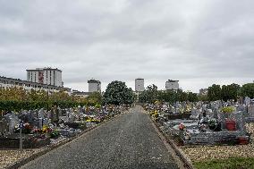 Cemetery On All Saints' Day - Argenteuil