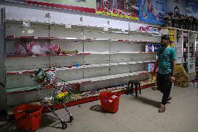 MIDEAST-GAZA-KHAN YOUNIS-NECESSITIES SUPPLY-SHORTAGE