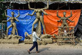 Preparation For Kali Puja In Kolkata.