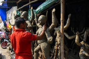 Preparation For Kali Puja In Kolkata.