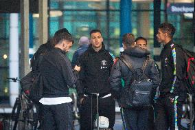 Manchester United Squad At Stockport Station