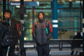 Manchester United Squad At Stockport Station