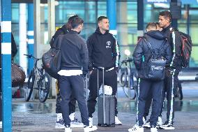 Manchester United Squad At Stockport Station