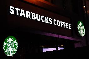 A Starbucks Chain in Yichang