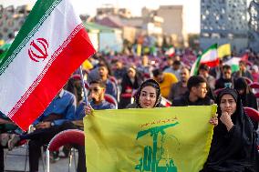 Iranians Listen To Hassan Nasrallah's Speech - Tehran