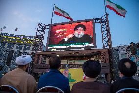 Iranians Listen To Hassan Nasrallah's Speech - Tehran