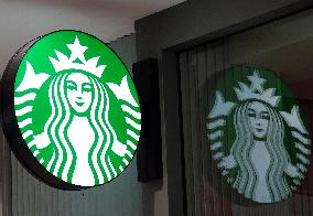 A Starbucks Chain in Yichang