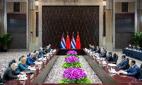 CHINA-SHANGHAI-LI QIANG-CUBAN PM-MEETING (CN)