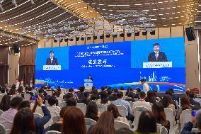 (CIIE)CHINA-SHANGHAI-HONGQIAO FORUM-PARALLEL SESSION-REAL ECONOMY (CN)