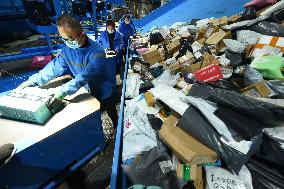 Double 11 Shopping Carnival Logistics Peak in Lianyungang