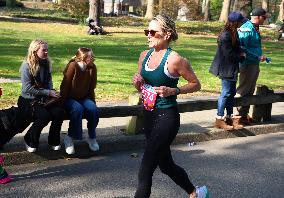 Amy Robach and TJ Holmes running the New York Marathon 2023