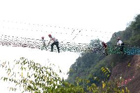 Visitors Enjoy Outdoor Activities in Zixing