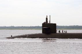US Says Guided Missile Sub Has Arrived In Middle East