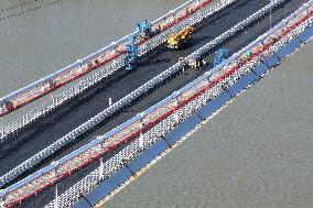 Nanjing Xianxin Road Yangtze River Bridge Construction