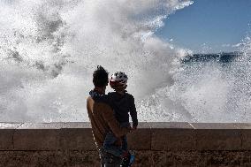 FRANCE-NICE-LARGE WAVE