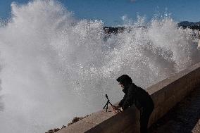 FRANCE-NICE-LARGE WAVE