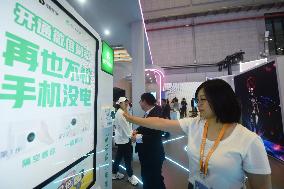 Visitors Experience New Tech At The 6TH CIIE in Shanghai