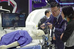 Visitors Experience New Tech At The 6TH CIIE in Shanghai