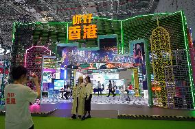 Visitors Experience New Tech At The 6TH CIIE in Shanghai