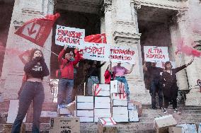 Student Flash-Mob In Front Of The Minister Of Education