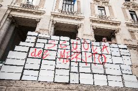 Student Flash-Mob In Front Of The Minister Of Education