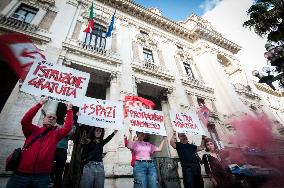 Student Flash-Mob In Front Of The Minister Of Education