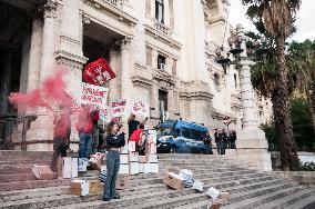 Student Flash-Mob In Front Of The Minister Of Education