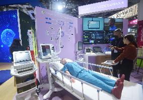 Visitors Experience New Tech At The 6TH CIIE in Shanghai