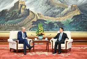 CHINA-BEIJING-HAN ZHENG-IRISH DEPUTY PM-MEETING (CN)