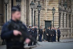 Elysee Brings Back Public Changing Of Guard - Paris