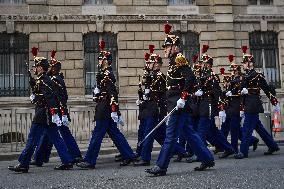 Elysee Brings Back Public Changing Of Guard - Paris