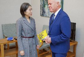 Meeting of Chinese Ambassador Guo Xiaomei and the chairman of the Estonian-China parliamentary group, Toomas Kivimägi
