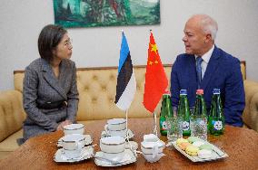 Meeting of Chinese Ambassador Guo Xiaomei and the chairman of the Estonian-China parliamentary group, Toomas Kivimägi