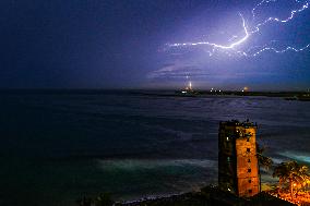 Heavy Downpours And Lightning Strikes Were Seen In Colombo