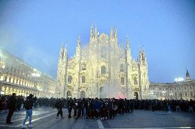 French PSG Fans In Piazza Duomo - Milan
