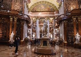 AUSTRIA-VIENNA-NATIONAL LIBRARY-STATE HALL