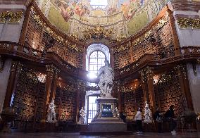 AUSTRIA-VIENNA-NATIONAL LIBRARY-STATE HALL