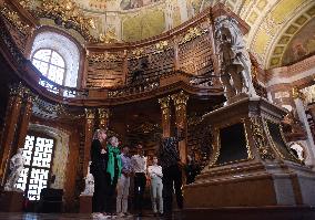 AUSTRIA-VIENNA-NATIONAL LIBRARY-STATE HALL