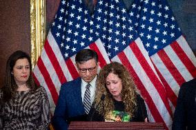 Bipartisan Candlelight Vigil At The US Capitol - Washington