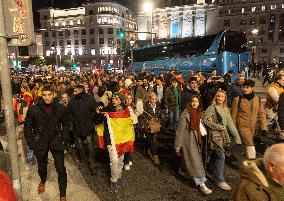 Police And Protesters Clash Over Catalan Amnesty Law - Madrid