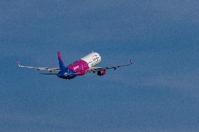 WizzAir Airbus A321 Departing From Eindhoven Airport