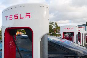 Tesla Electric Vehicle Charging Station - Montauban